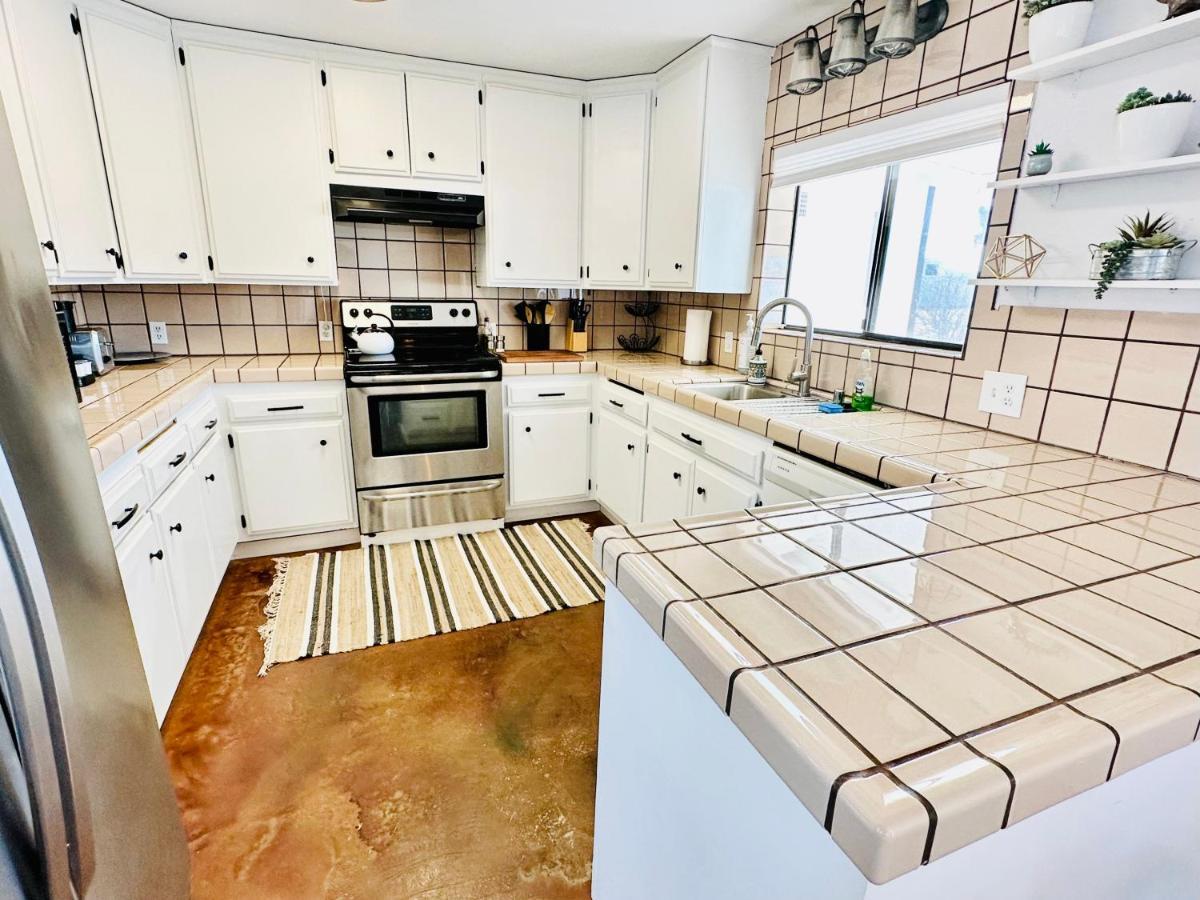 Ravens Nest Ranch, Fire Pit , Views, Near Jt Park! Villa Joshua Tree Esterno foto