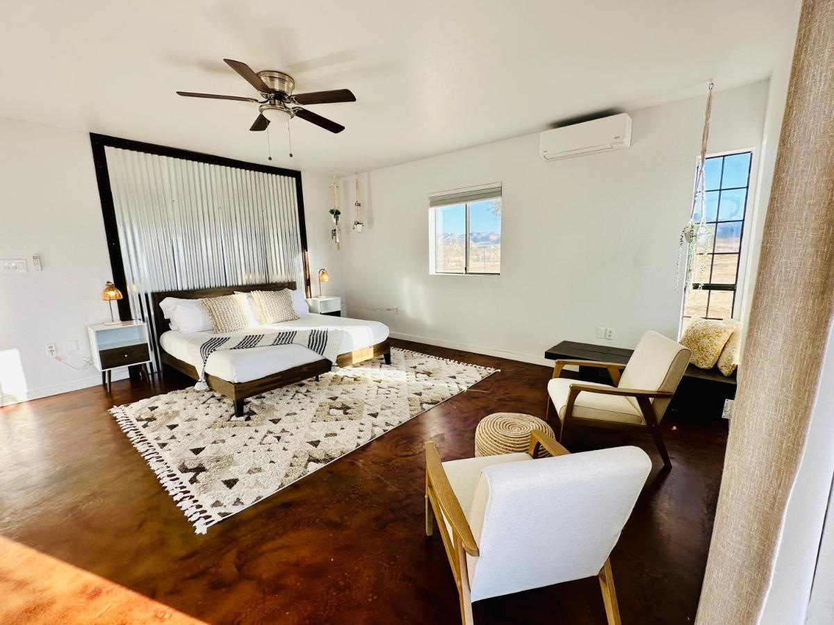 Ravens Nest Ranch, Fire Pit , Views, Near Jt Park! Villa Joshua Tree Esterno foto