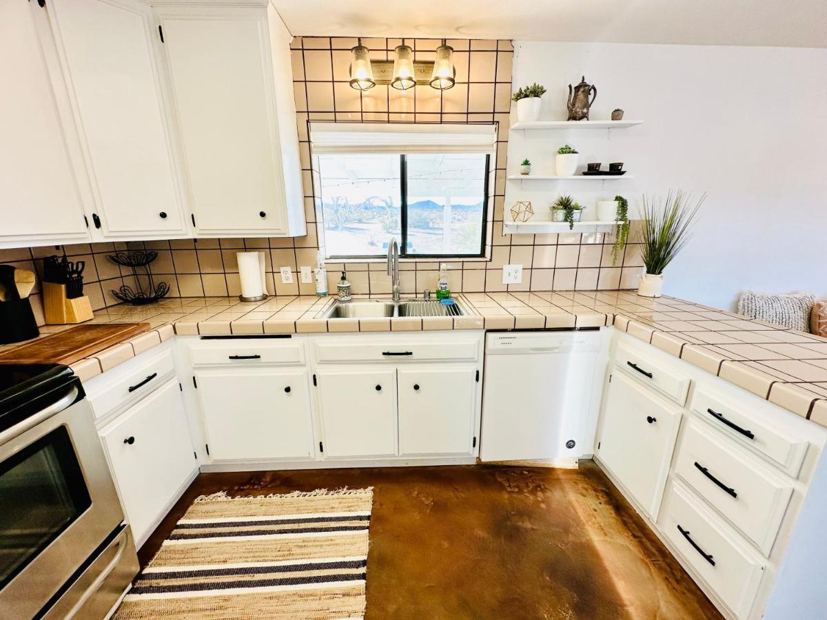 Ravens Nest Ranch, Fire Pit , Views, Near Jt Park! Villa Joshua Tree Esterno foto